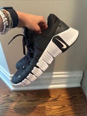 Nike Black and White Flex-Style Training Sneakers